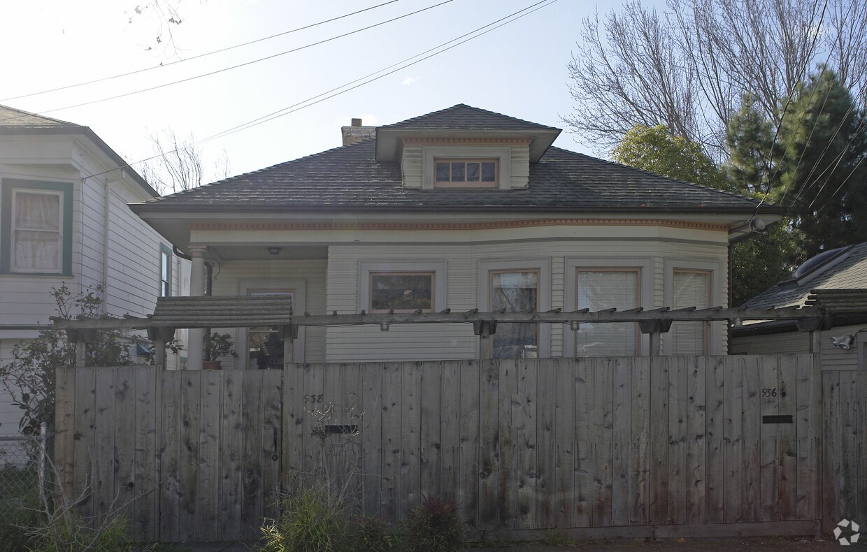 Building Photo - 938 Bancroft Way