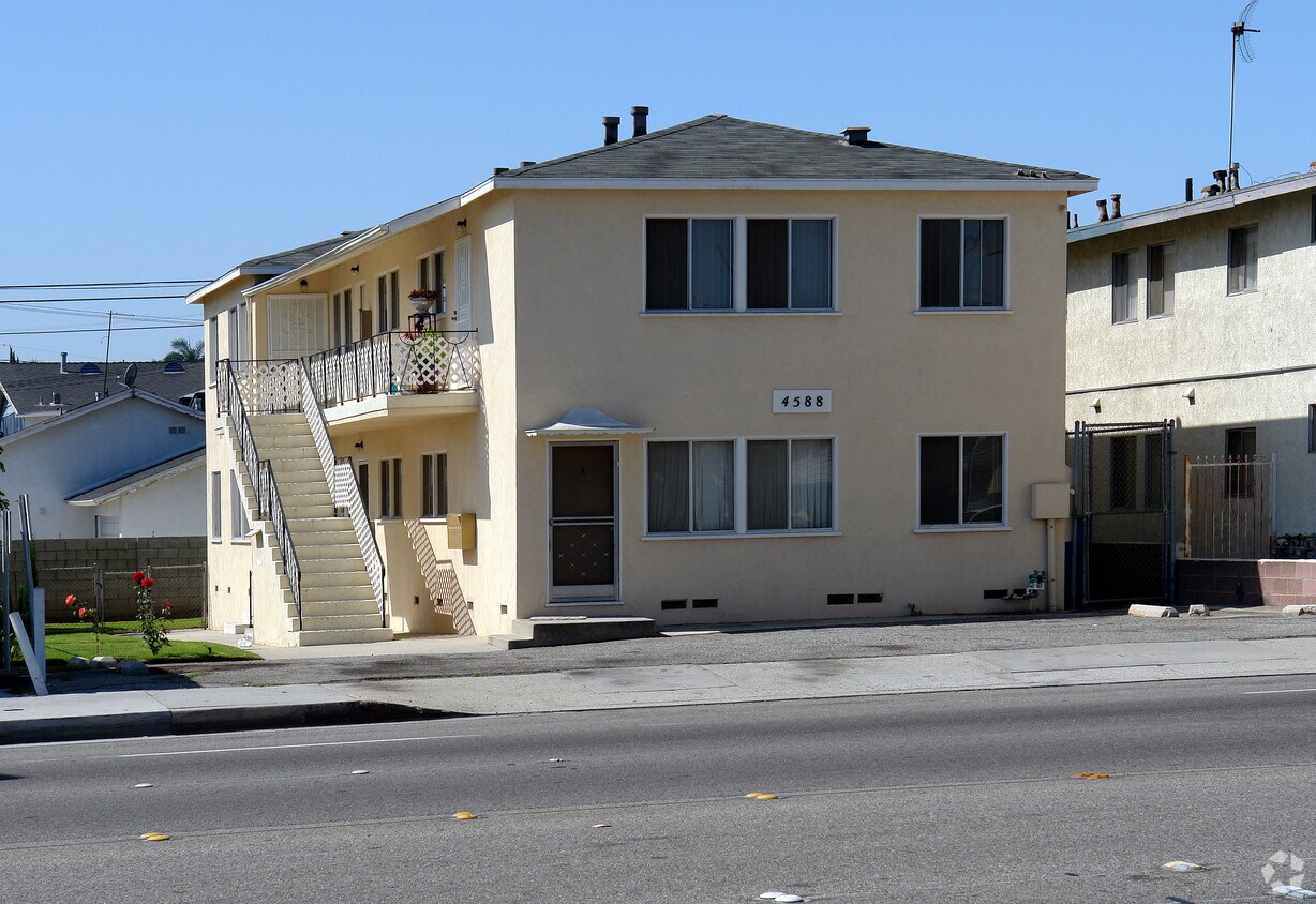 Foto principal - 4588 W El Segundo Blvd