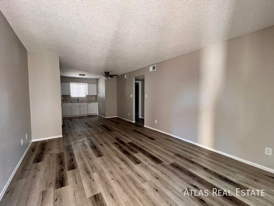 Foto principal - 465 W Ivyglen St