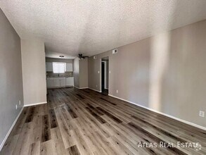 Building Photo - 465 W Ivyglen St