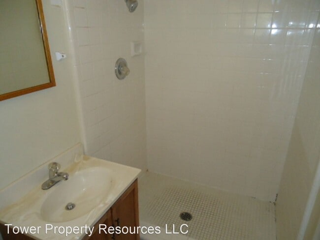 Building Photo - 3 br, 2 bath House - 214 N Harris Ave