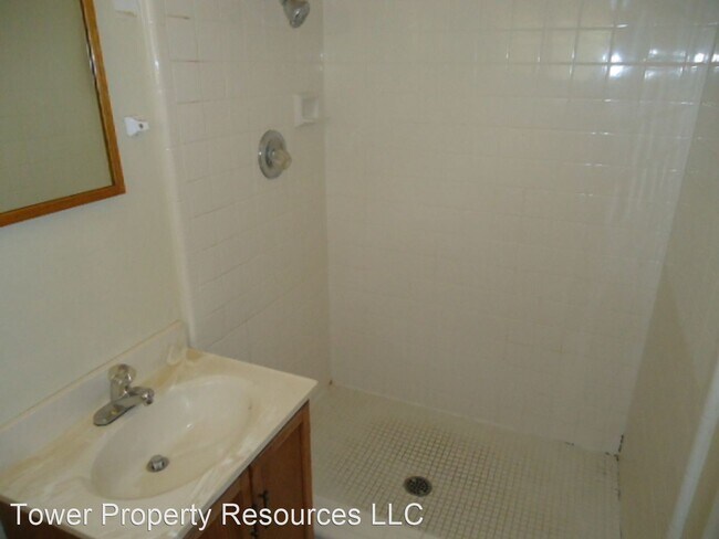 Foto del edificio - 3 br, 2 bath House - 214 N Harris Ave