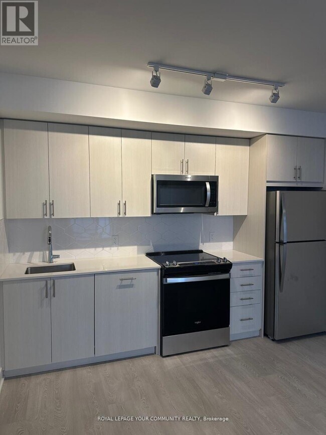 Photo du bâtiment - 2545-2545 Simcoe St N