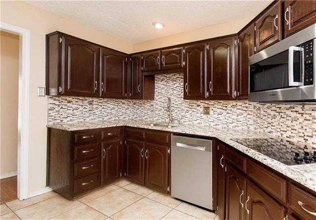 Building Photo - 401 Lexington Ln