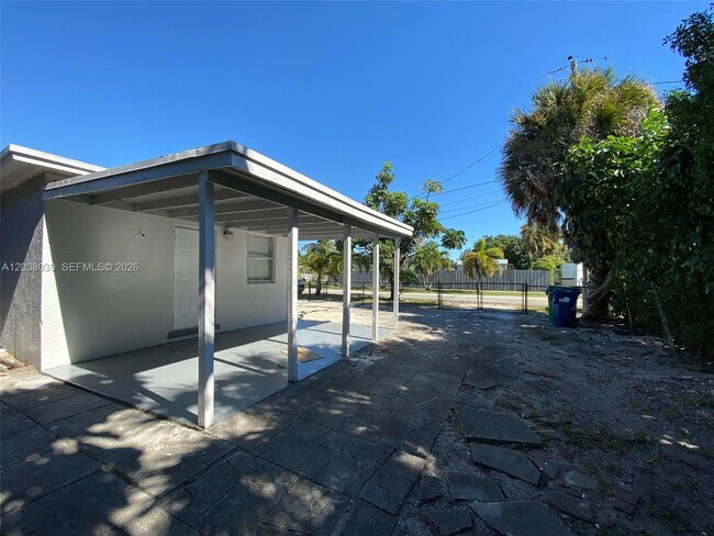 Foto del edificio - 600 NW 116th Terrace