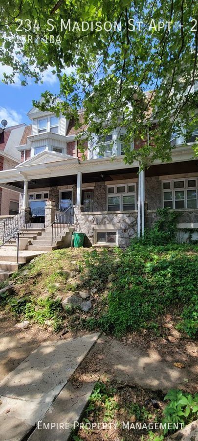 Building Photo - 2nd Floor: 1 Bedroom / 1 Bathroom Apartmen...