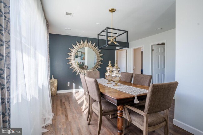 Building Photo - 20234 Broad Run Dr