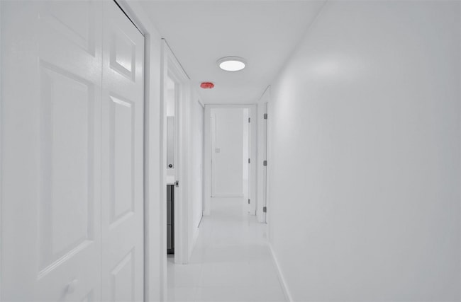 Building Photo - 3800 S Ocean Dr