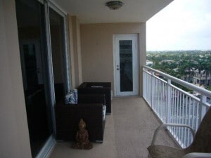 Building Photo - 1050 Hillsboro Mile