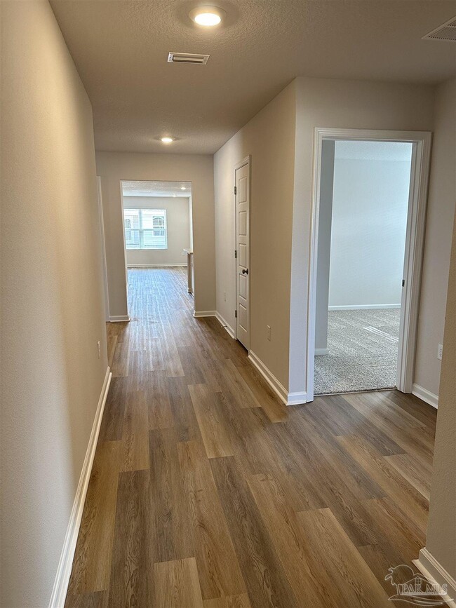 Foto del edificio - 5948 Laurel Oak Dr