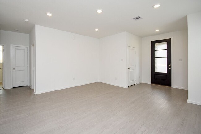Foto del edificio - 6714 Iron Clover Dr
