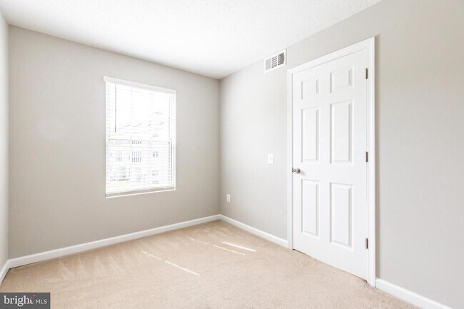 Foto del edificio - 129 Fort Evans Rd SE