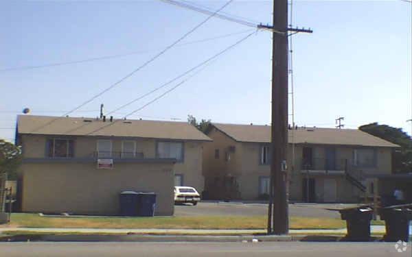 Building Photo - 227-221 E 2nd St