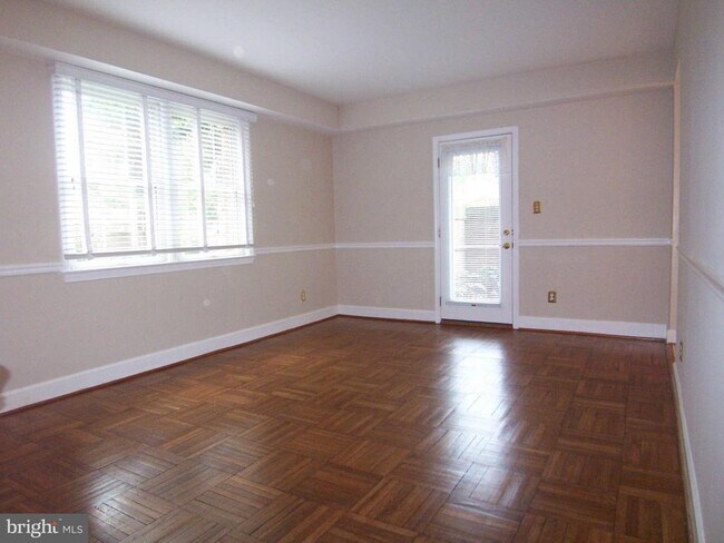 Foto del edificio - 1111 N Pitt St