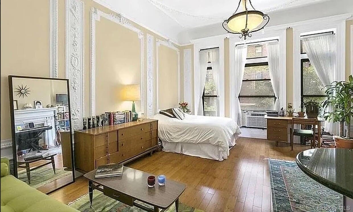 Primary Photo - 312 W 101st St