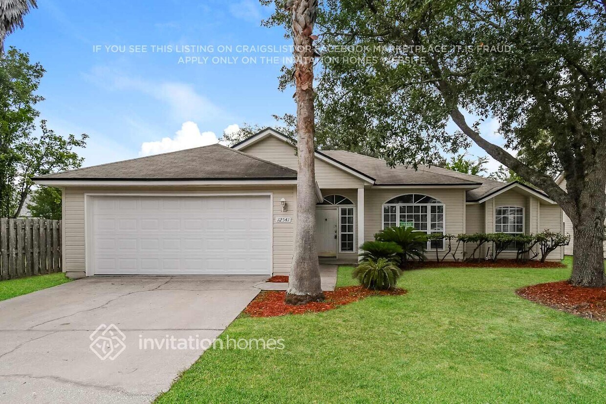 Foto principal - 12541 Ayrshire St E