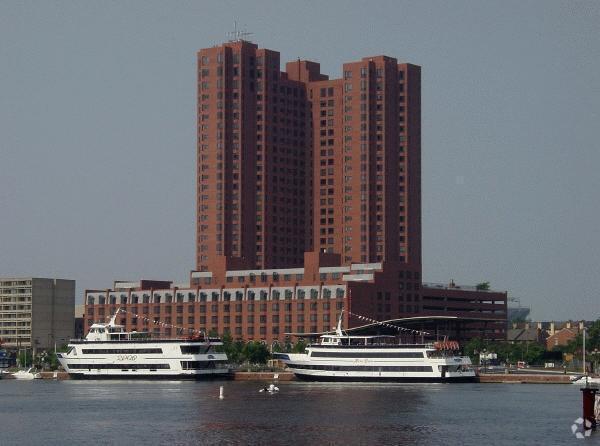 Vista al sudoeste de Inner Harbor desde el muelle 3 - The Towers at Harbor Court