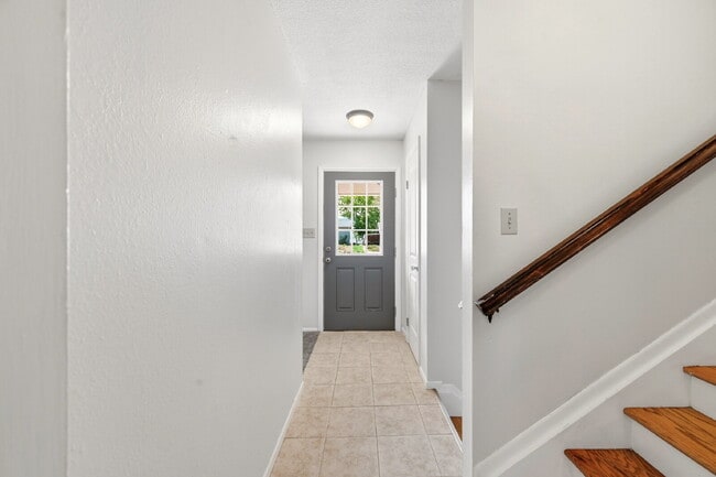Building Photo - $1,895.95, 3-bed, 2-bath, located in Colorado Springs with Central AC.