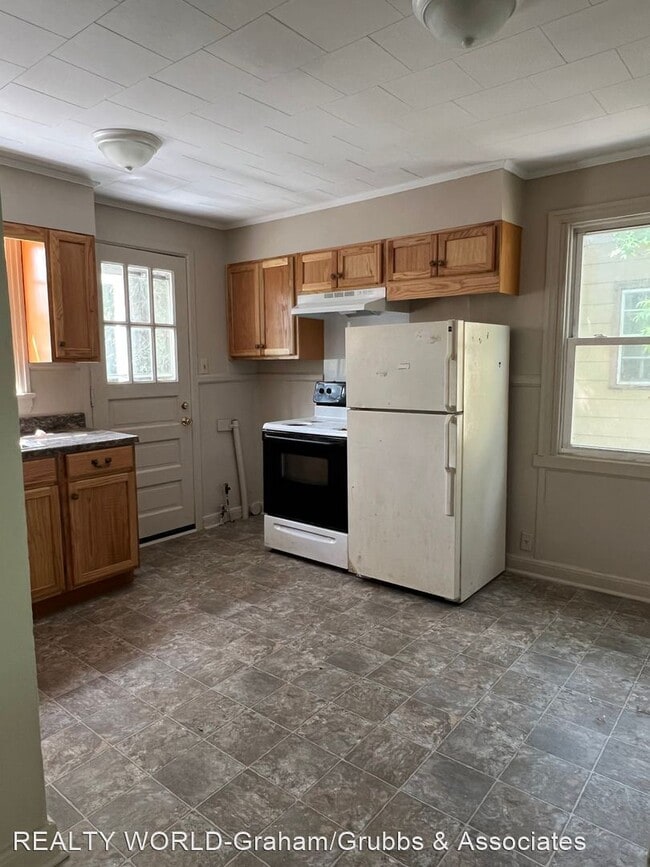 Building Photo - 2 br, 1 bath House - 517 Williams Street