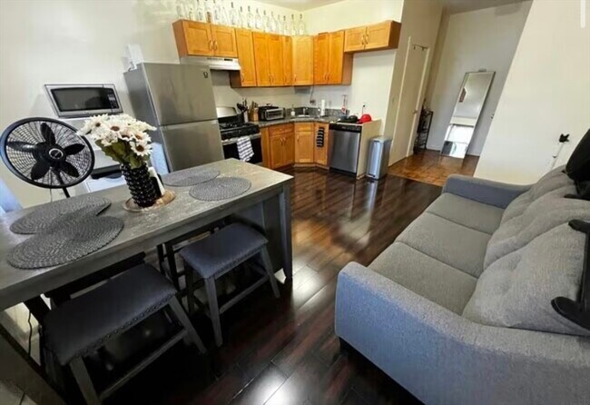 Foto del edificio - 1576 Tremont St