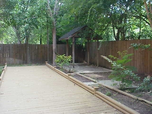 Foto del edificio - 3111 Rockyridge Dr