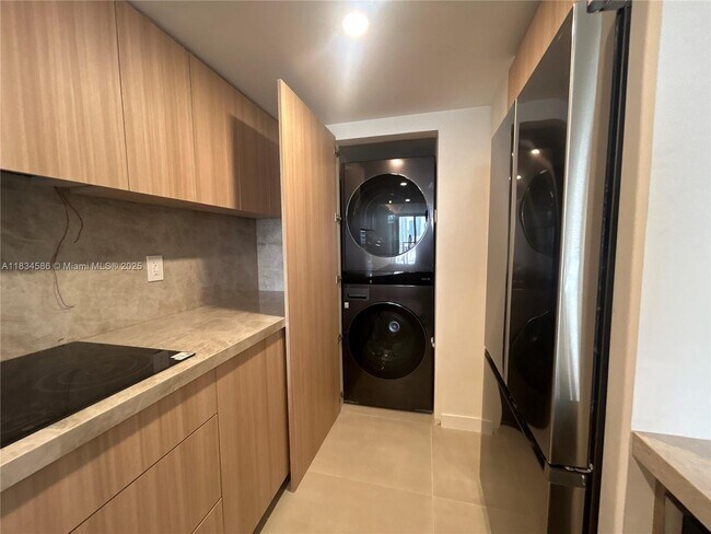 Foto del edificio - 1717 N Bayshore Dr