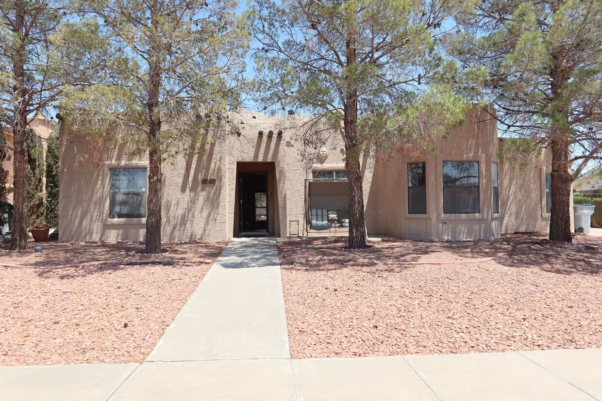 Foto principal - 3212 Hickman St