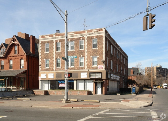 Building Photo - 264 Farmington Ave