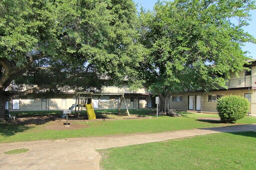 Building Photo - 1320 W Kingsley Rd