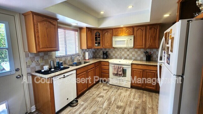 Building Photo - 46030 CA-74