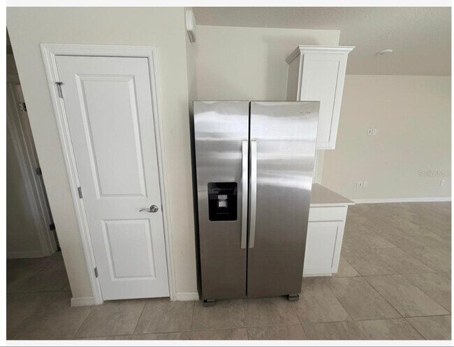 Building Photo - 3845 Blue Vale Dr