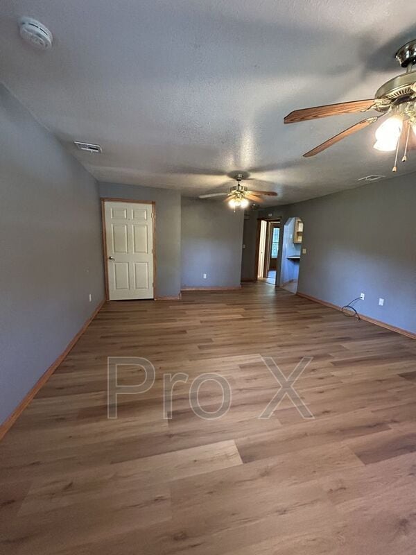 Building Photo - 1107 E 7th St