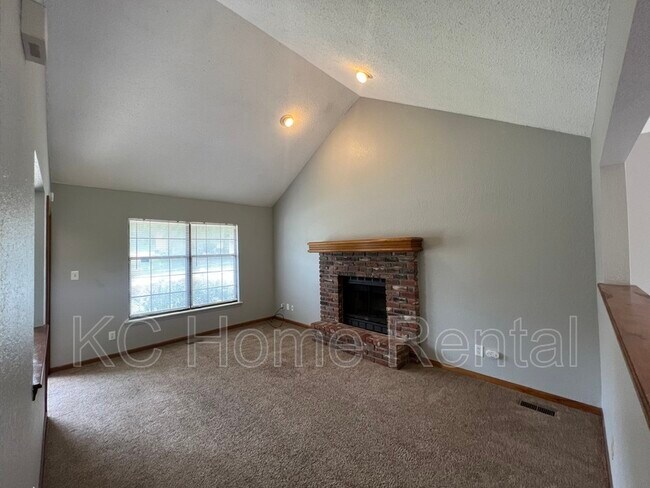 Building Photo - 12 W 132 St