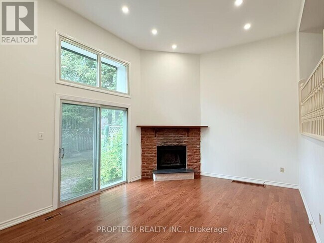 Building Photo - 653-653 Village Pkwy