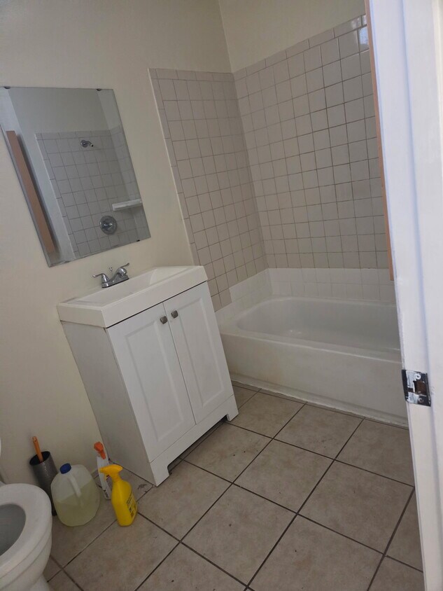 Foto del edificio - 1940 S New England St