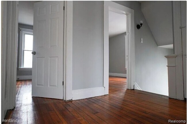 Building Photo - 2472 Concord Ave