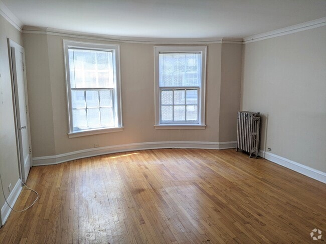 Building Photo - 906 Elmwood Ave