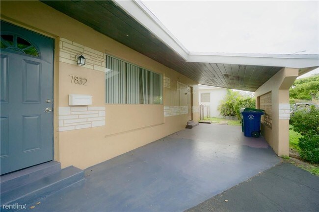 Building Photo - 2 br, 1 bath House - 7832 Miramar Pkwy 6830