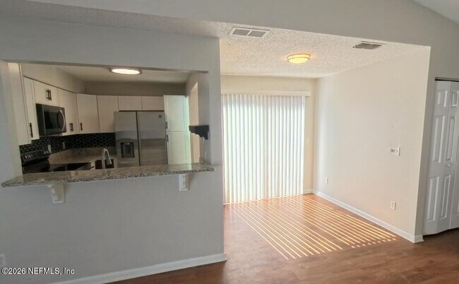 Building Photo - 8319 Daisy Ln S
