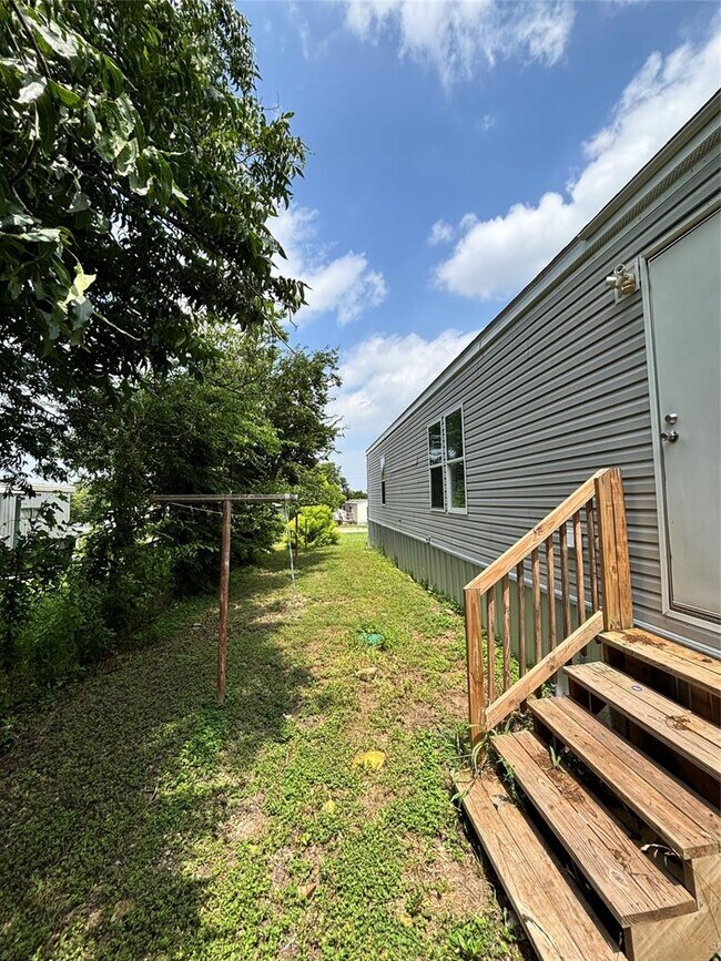 Foto del edificio - 3616 W Nugent Ave