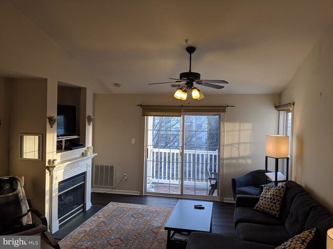 Foto del edificio - 2100 Wayside Dr