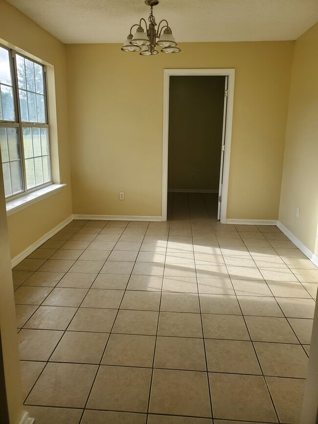 Foto del edificio - Occupied: Coming Soon!