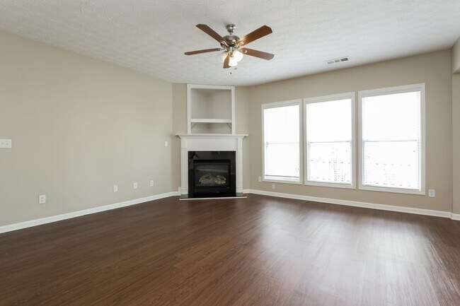 Building Photo - 704 Sweet Spice Way