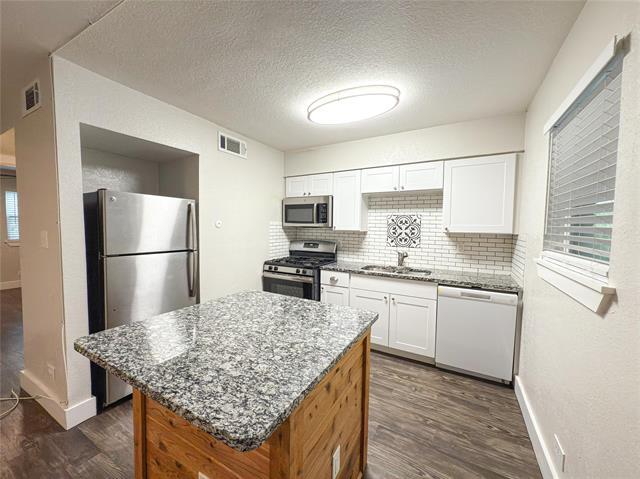 Foto del edificio - 5928 Fletcher Ave