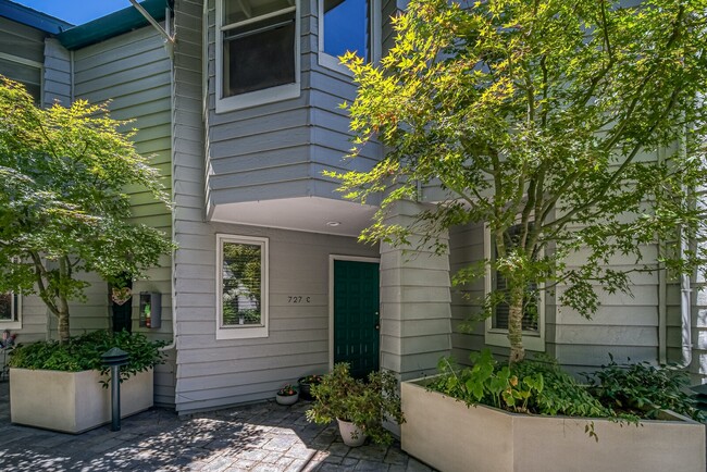Building Photo - 727 Loma Verde Avenue, Unit C