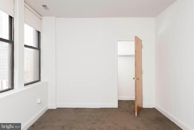 Foto del edificio - 220 S 16th St