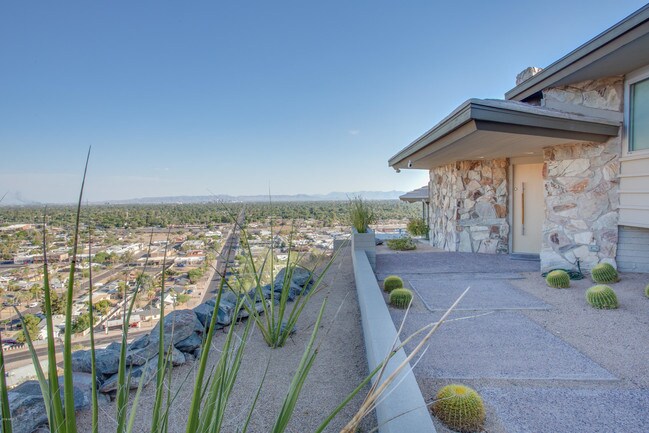 Foto del edificio - 707 W Mountain View Rd