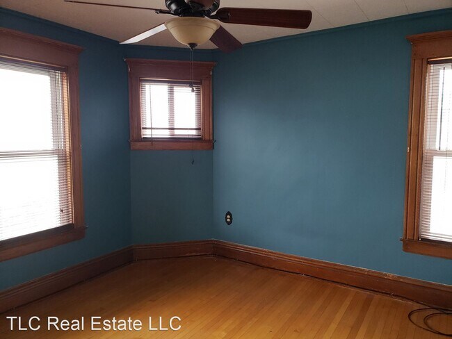 Building Photo - 4 br, 1.5 bath House - 275 E Main Street