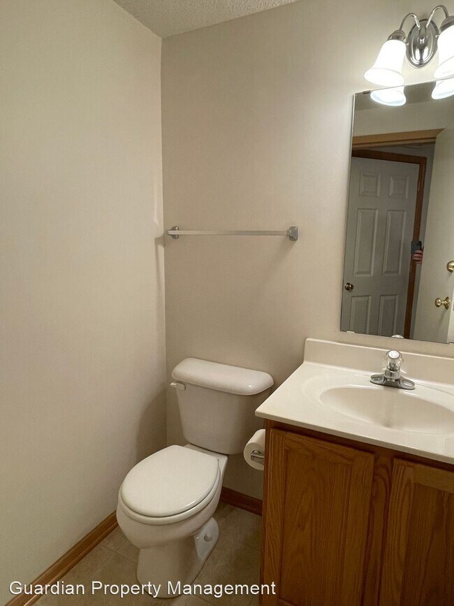 Building Photo - 3 br, 2.5 bath House - 17574 Gillette Way
