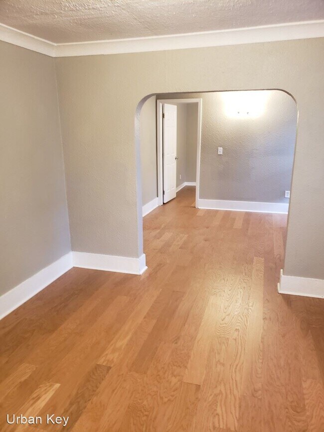 Foto del edificio - 5049 Delridge Way SW